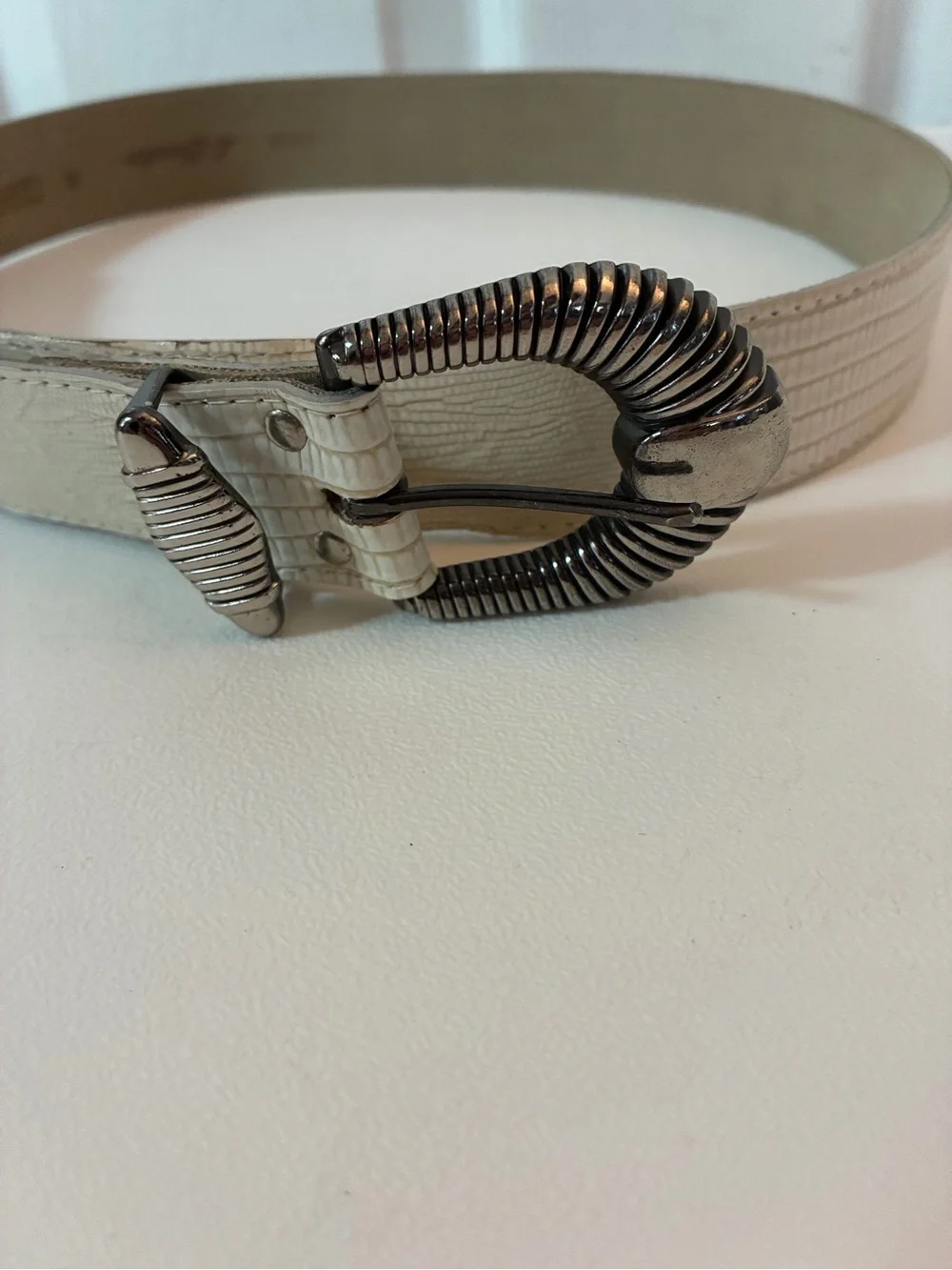 L. Chessler Vintage White Crocodile Print Bonded Leather Belt Silver Buckle M